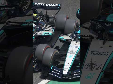 Video Kimi Antonelli vs George Russell - Mercedes F1 W17 | 2026 Italian Grand Prix at Monza