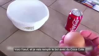 Il laisse un oeuf dans du Coca-Cola pendant un an, le résultat est impressionnant