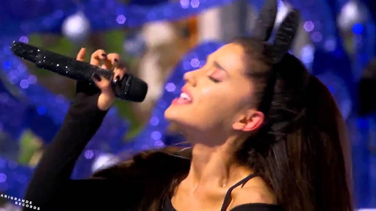 Ariana Grande Zero To Hero Live At The Disney Parade 15 Hd Youtube