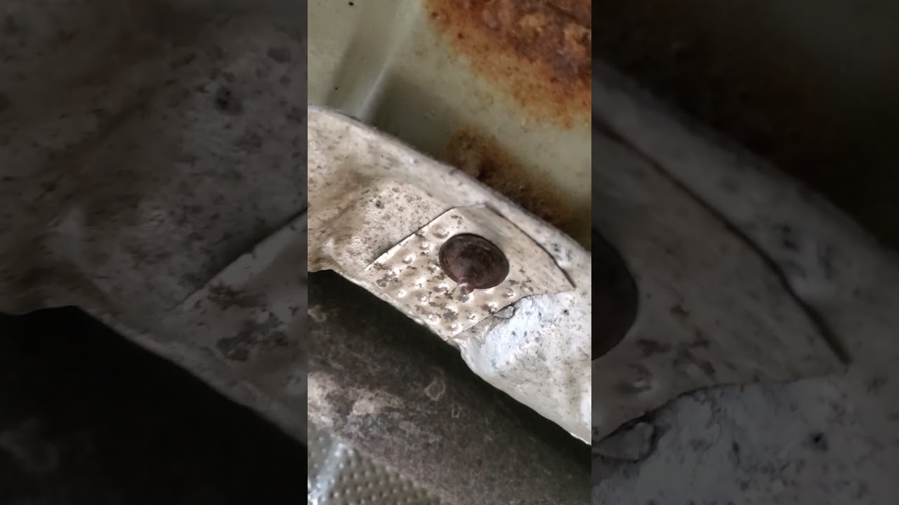 Loose and rattling exhaust heat shield hack