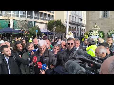 Παναθηναϊκός: Έφτασε στην Μητρόπολη ο Τάκης Οικονομόπουλος για το τελευταίο αντίο στον Μίμη Δομάζο