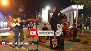 Viral Bunda Nyanyi Pake Daster Suara Melengking Mirip Nikky Astria