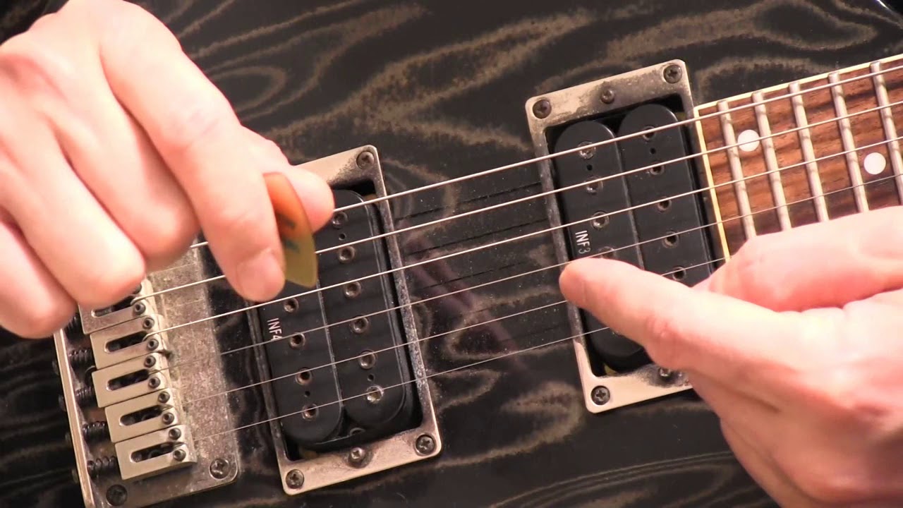 ■出来ない方必見！ピッキングハーモニクスってこういう事なんです！(How to play picking harmonics: with original English caption)■丁寧解説