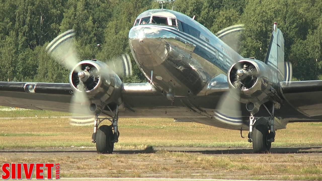 FIA 2015: DC-3 OH-LCH at Malmi - startup, taxing, takeoff, flight...