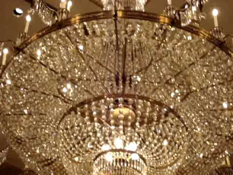 The Sparkling Chandelier Of Waldorf Astoria Hotel You You Premium