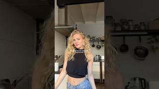 Ad Method For Curls Tames Frizz & Suits All Curls