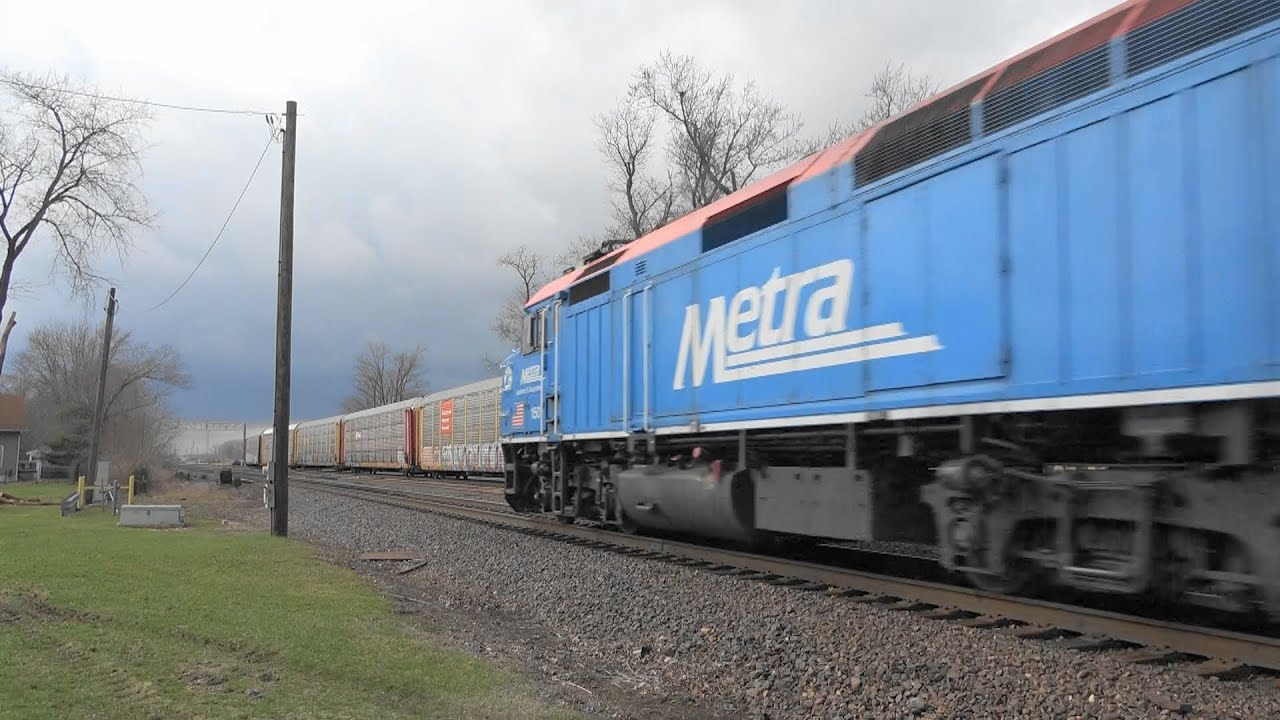 UP Auto Rack Train Meets Metra, West Chicago, IL - YouTube