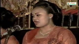 Suara Indah Alm. NYI SUWARNI jaman Ki Mulyono PW msh belajar. Ktw. Puspanjolo.