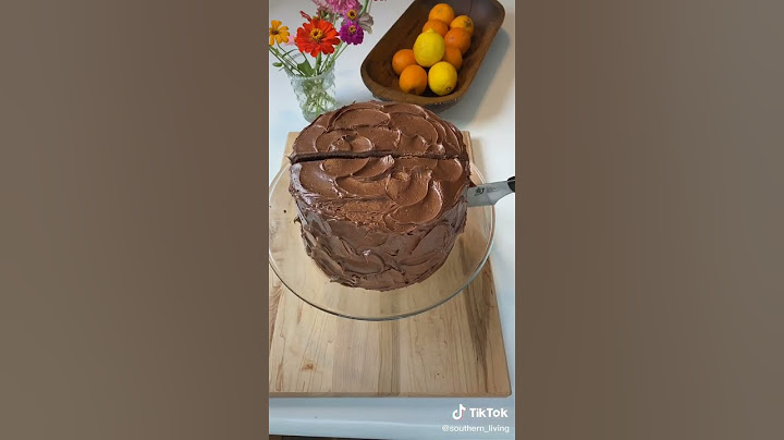 Easiest Way to Cut a Cake - Forget Triangle Slices