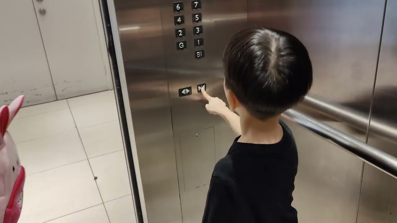 Penang Gurney Plaza elevator 🛗