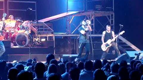 Daughtry - Concert Opening & Every Time You Turn Around - Live in Austin, Texas on December 13, 2009