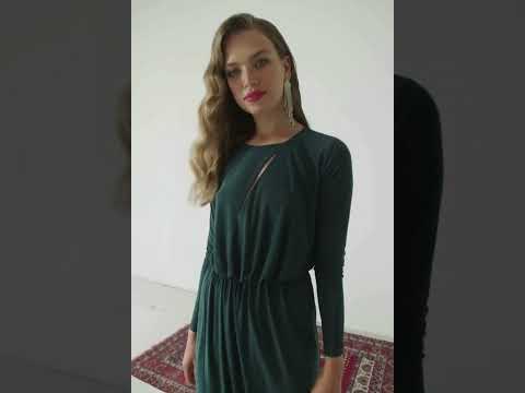 Video: CM6896 Sukienka maxi z rozcięciem w dekolcie - butelkowa zieleń