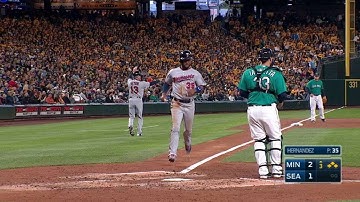 MIN@SEA: Dozier plates Santana with long double