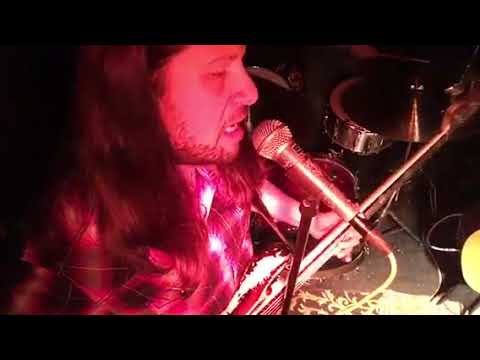 led-zeppelin---bron-yr-aur-stomp-(cover)-|-live-at-qw