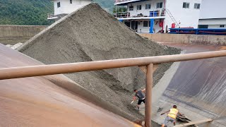 Barge unloading 4200 tons of phosphate - Work vlog on the barge - Relaxing video