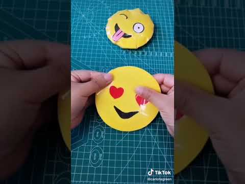 Diy emoji paper craft .
