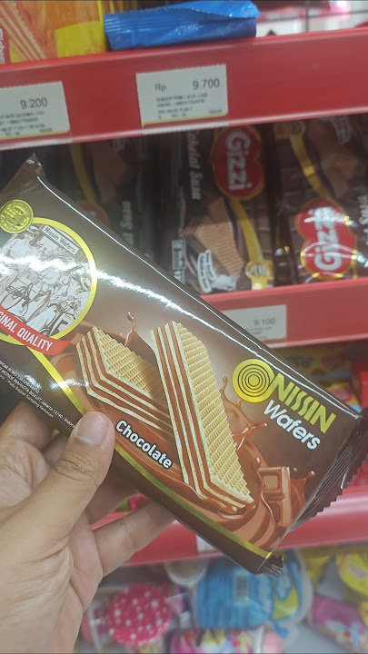 chocolate wafer must be delicious #snacks #kids #fyp #chocolate