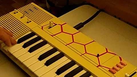 circuit bent casio pt-100 keyboard#circuitbent
