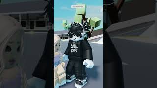 Los hizo PELEAR para APROVECHARSE de su AMIGO MILLONARIO🤑🤑 #shorts #roblox