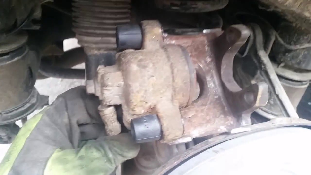 Замена колодок e83
