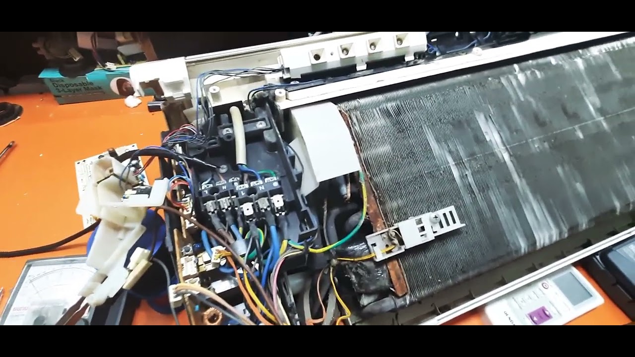 sharp split ac light blinking error - YouTube