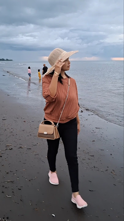 istri C4ntik itu tergantung isi D0mpet Suami