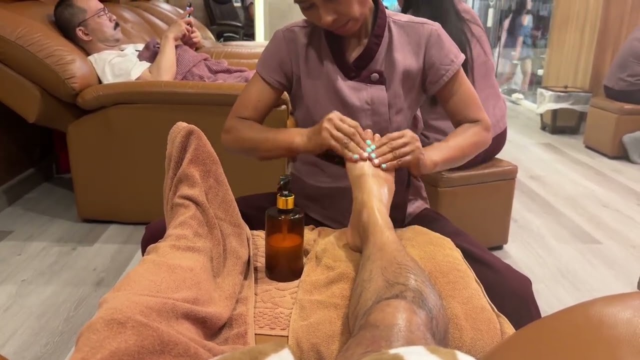 $7 Foot Massage in Pattaya! Best Deal Near Central Festival Mall?