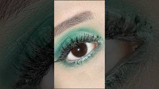 🌿 Stunning Green Half Cut Crease | Easy Eye Makeup Tutorial for Beginners 💚✨#ytshorts #shortvideo