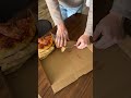 ¡Descubre la forma más divertida de empacar pizza como un experto! 🍕📦