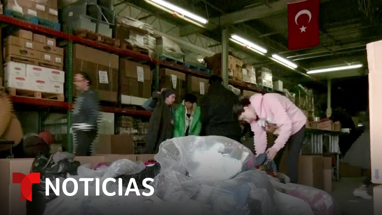Salvan a un niño de los escombros en Turquía | Noticias Telemundo