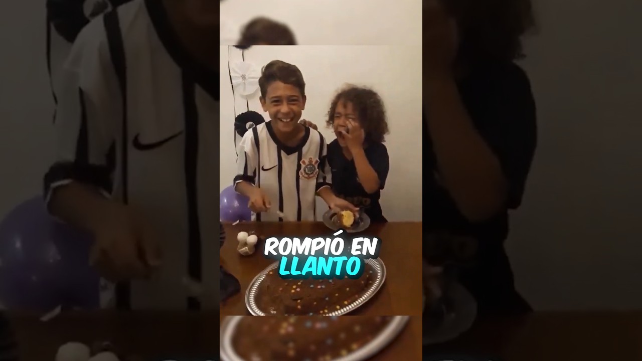 Le dio el Primer Pedazo de Pastel, y su Hermano no pudo contener las Lágrimas 🥹❤️ 