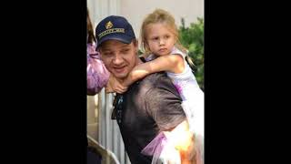 Ava Berlin Renner - Content