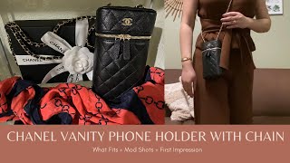 CHANEL PHONE HOLDER WITH CHAIN 21P, what fits, mode shots, first  impression