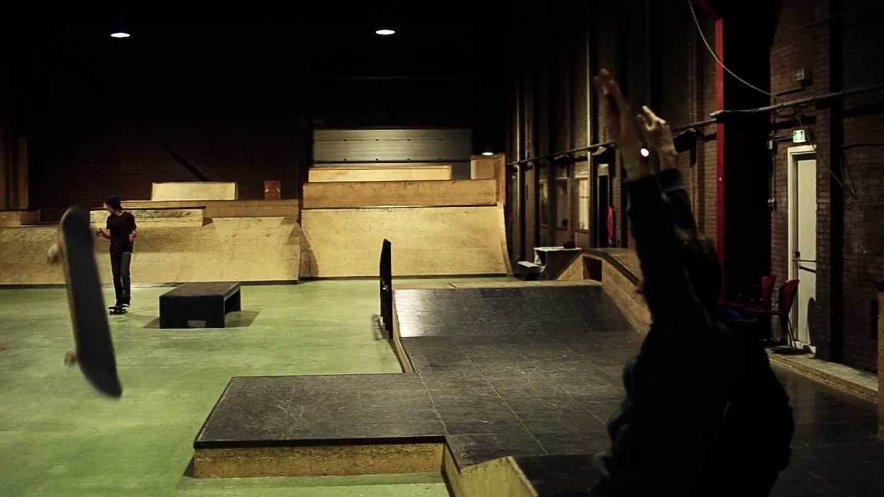 THURSDAY  THEATER - CHOCOLATE - BILLY HOOGENDIJK