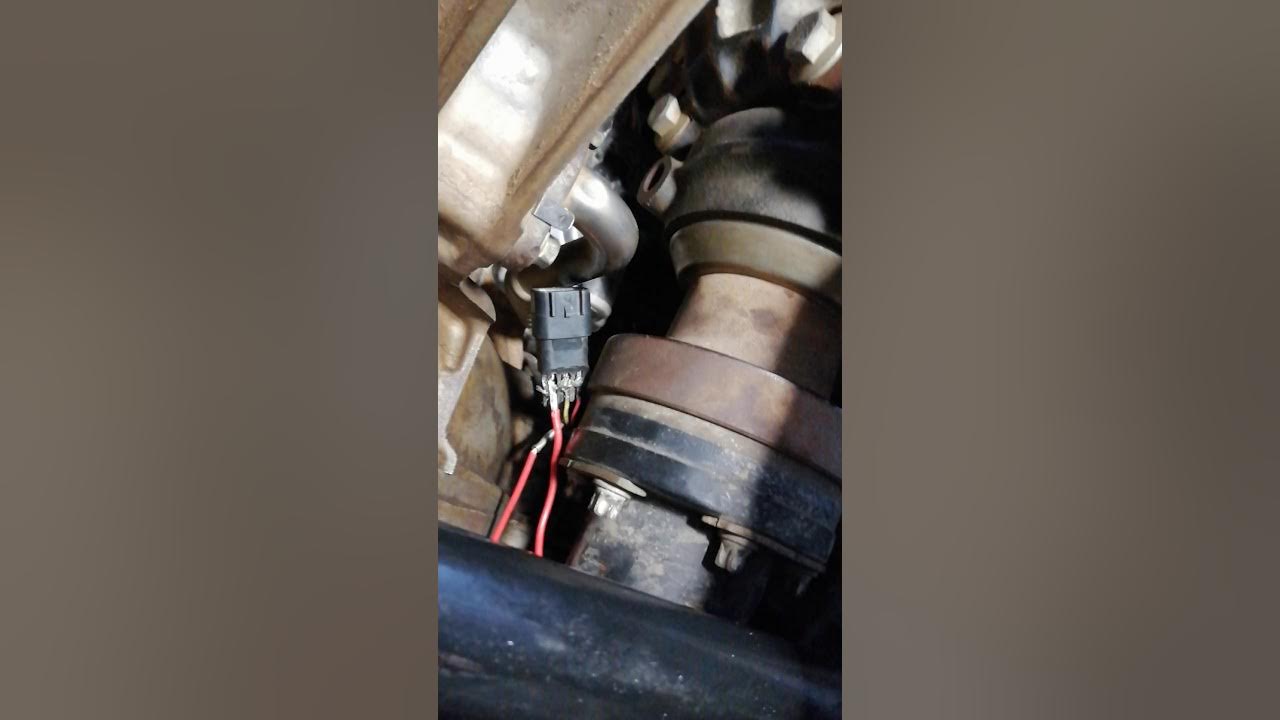 Landrover Discovery 4 crankshaft sensor wire off.landroverdiscovery4