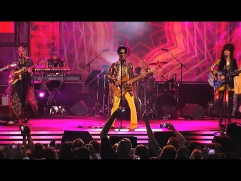Prince Performs "Rock n Roll Love Affair" - Prince Performs "Rock n Roll Love Affair"