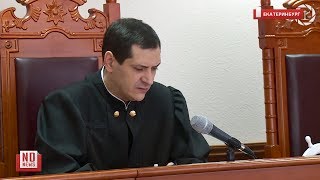 Суд запретил штрафовать за парковку на газонах
