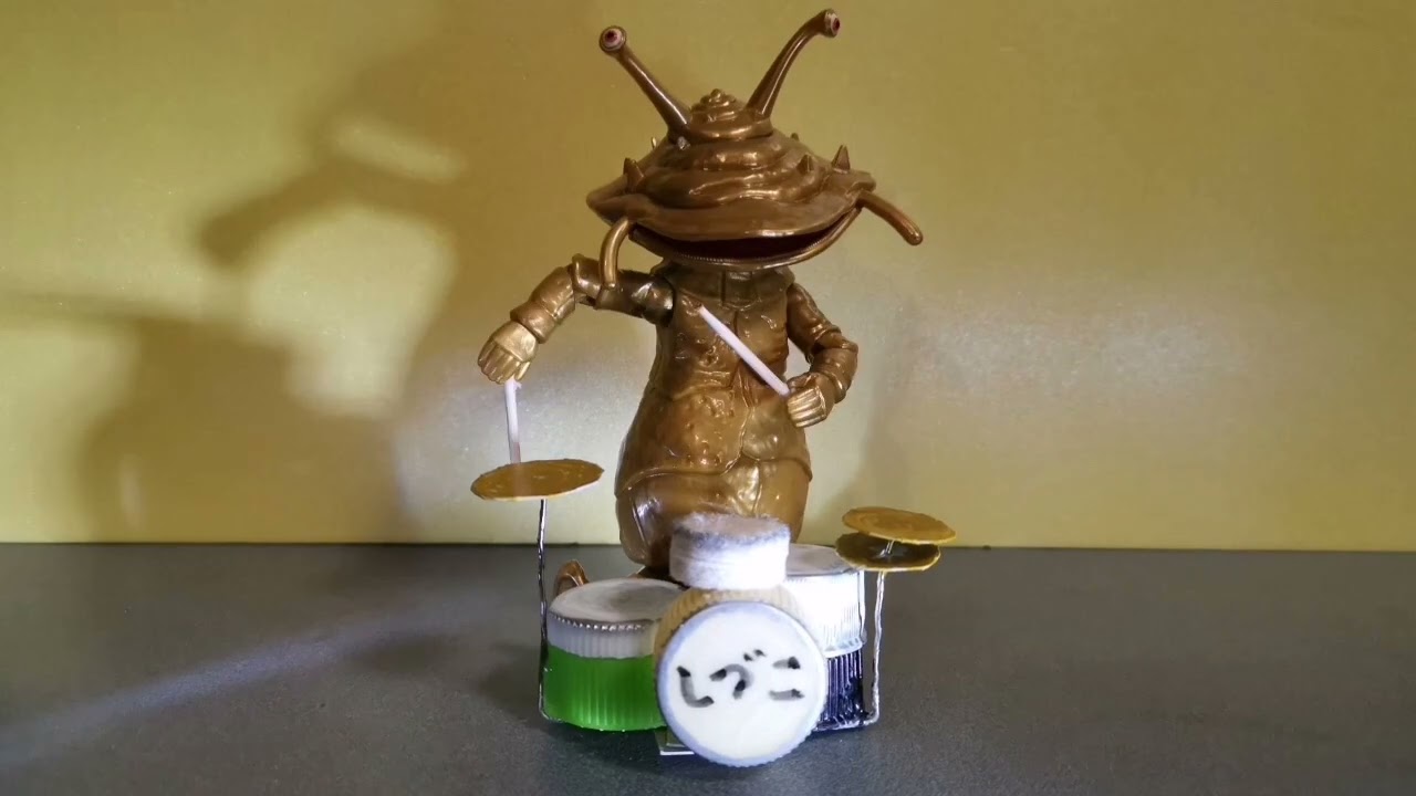 金田金男君のドラムソロ / Kanegon Plays a Drum Solo! Ultra Q Kaiju Stop Motion