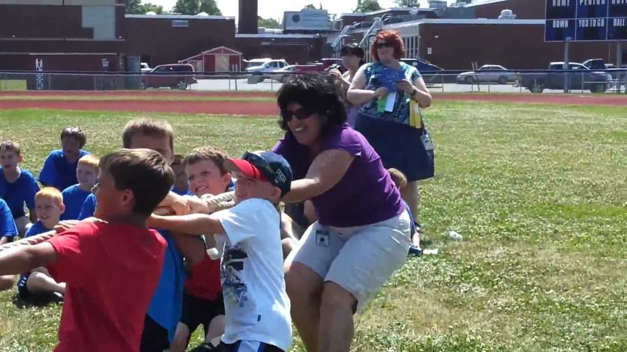 3rd grade field day Tug of War