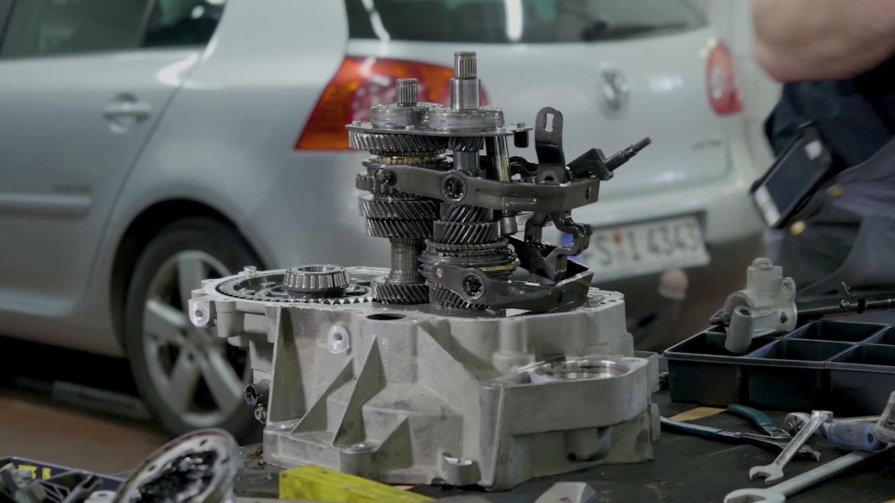 Krümmer schweißen am VW Polo | Getriebereparatur am Nissan