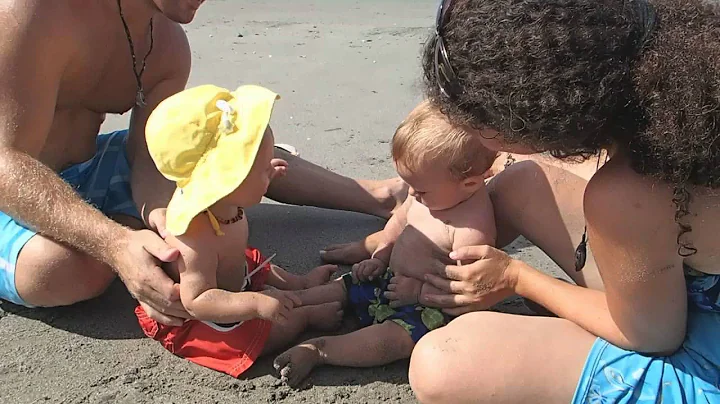 Baby Skyler and Maddox Making friends at the beack