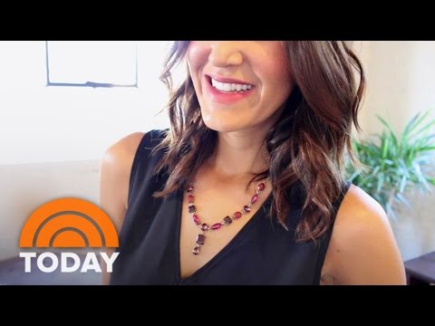 Videó: Kell lejtős dekoltázsú nyakláncot viselni?