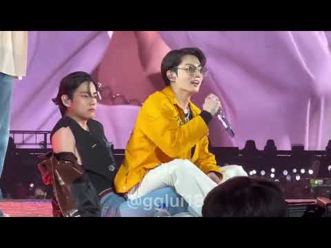 taekook moment ❤️❤️😂 jungkook sit on taehyung lap😂😂 PTD on stage day 2 #bts