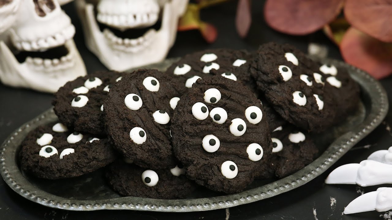 Spooky Eyeball Cookies | Easy + Delicious Halloween Recipe | The Domestic Geek