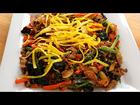 Easy japchae, Korean stir-fried noodles and vegetables (잡채)