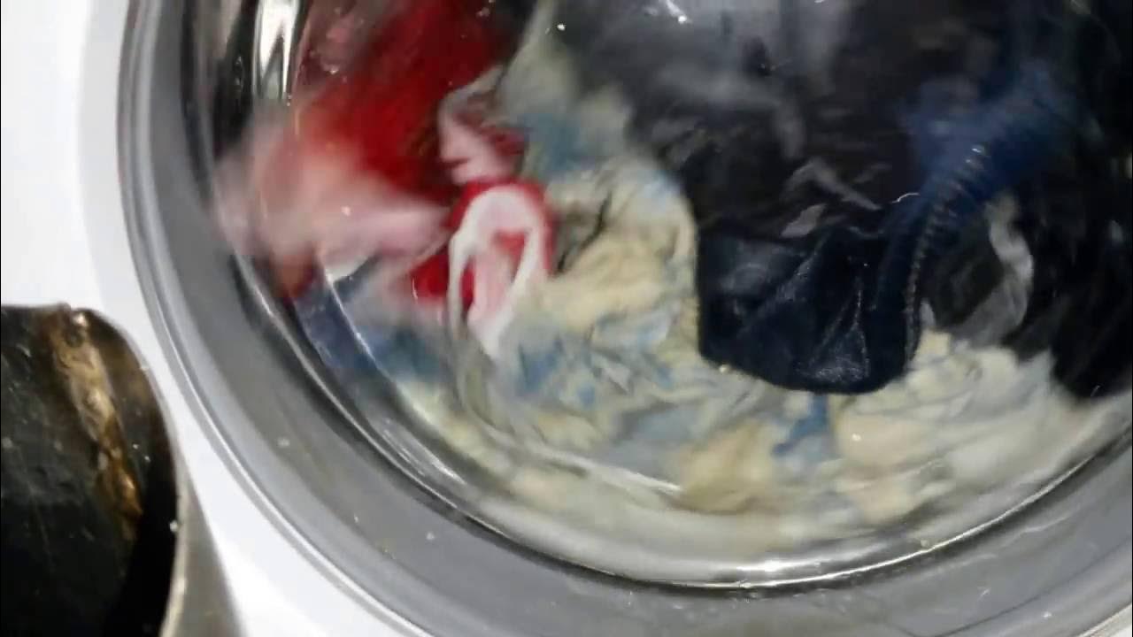 Залило водой тело. Машинка стиральная Дэхр залилась горячая вода. Видео как стирать без воды. Как стирать в машинке автомат без водопровода в Донецке. Боль стирка без воды.