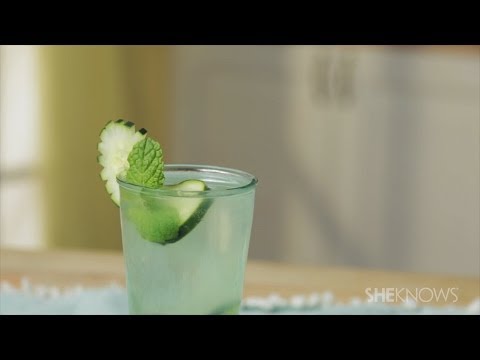 how-to-make-a-cucumber-gin-fizz-drink