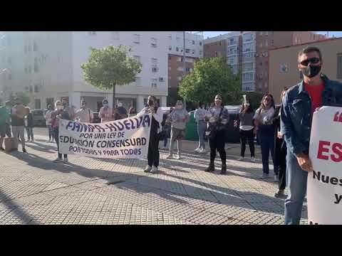 AMPA y familias del IES Saltés reivindican mejoras en el centro ante la Delegación