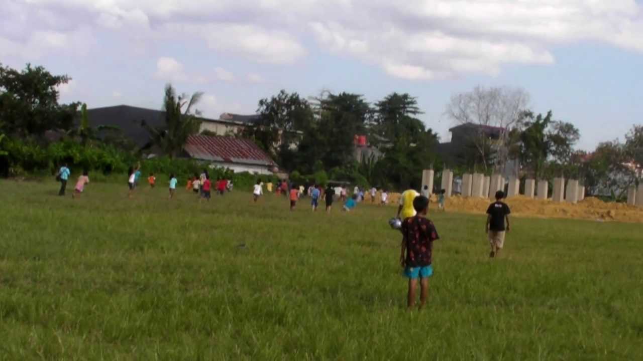 Phamplets dropping from 12 meter RC airship