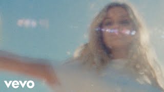 Смотреть клип Kelsea Ballerini - La